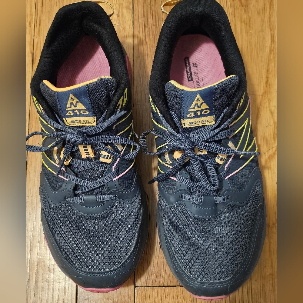 New Balance 410 V7 Womens Size 9 WT410CG7‎ Gray/Pink Trail Running Shoes Read